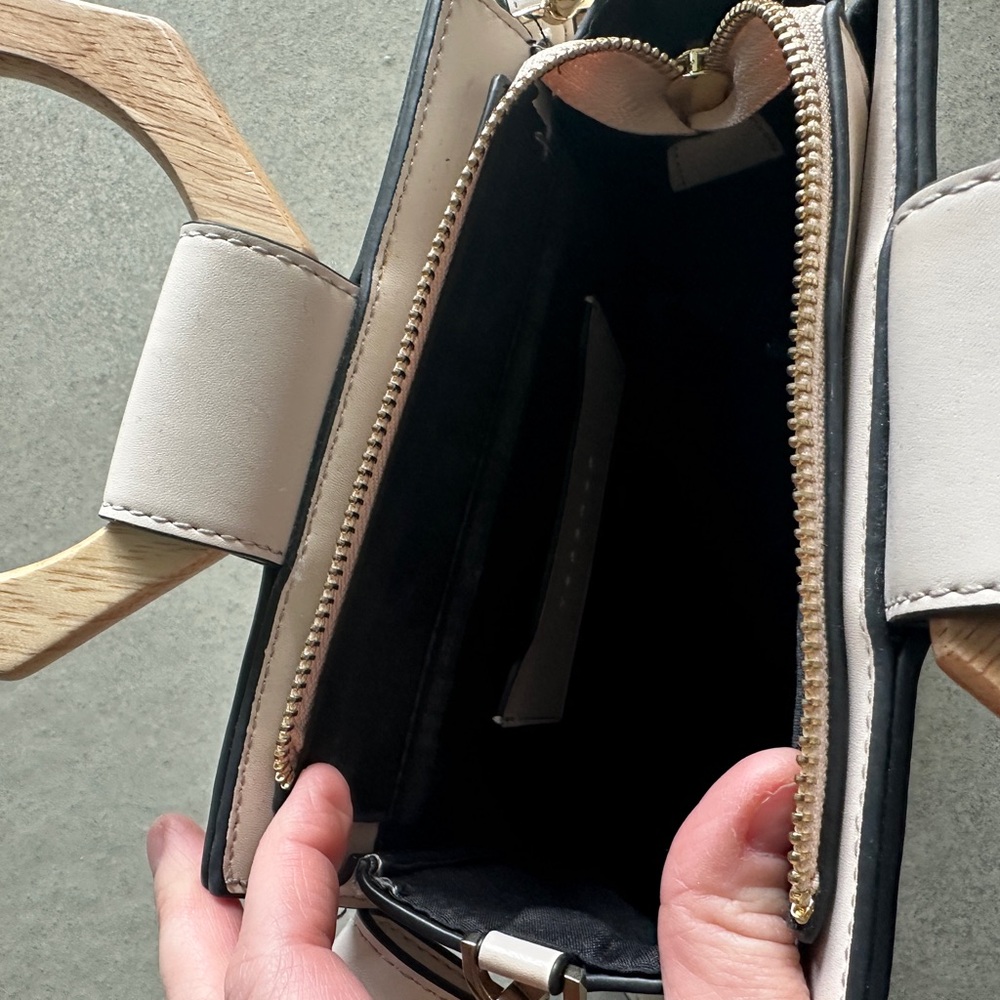 Topshop Cream Crossbody Handbag with Wooden Handles - Picture 5 of 9